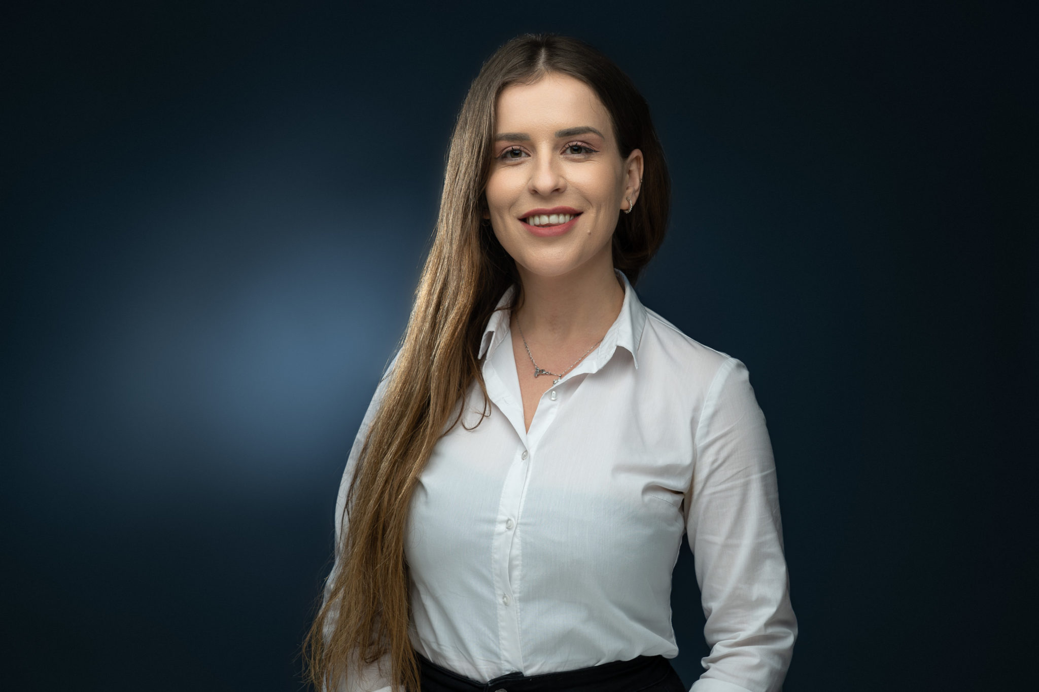 Léonora Bushi, Jurist, Avocat, JuristGate, Parreaux, Thiébaud & Partners, Justicia SA, Justiva